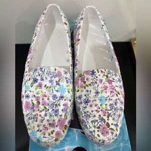 Women’s Floral Floafers NIB size 8